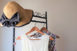 【ミニマリストのワンピース】選び方の心得5選 2023年版